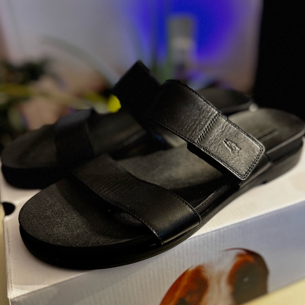 Hush Puppies Black Leather Slide Sandals, Size 10